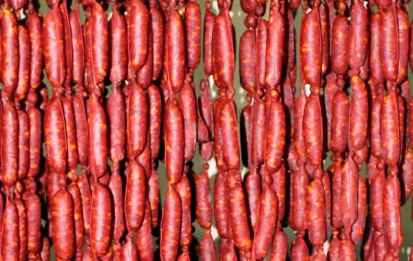 Ristra de 6 Chorizos Frescos Picantes - Imagen 2